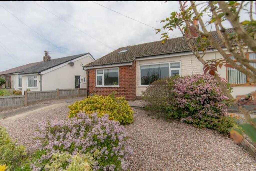 Recently Refurbished Home. Poulton-le-Fylde Extérieur photo